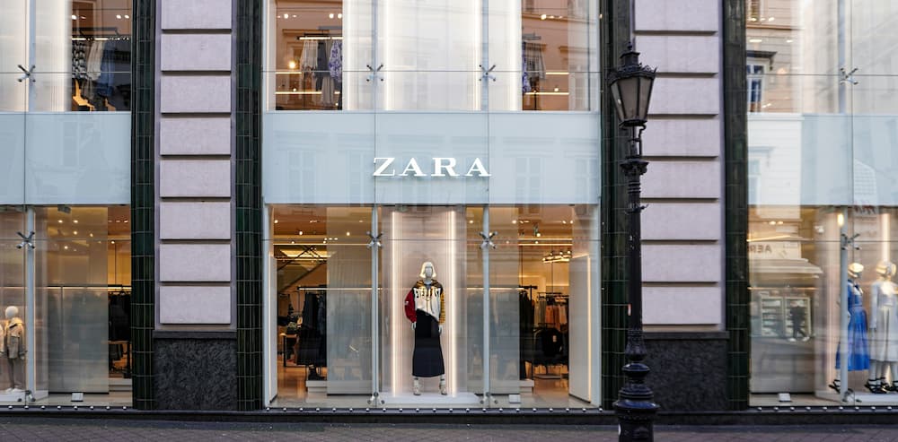 Zara Size Chart: Women & Men's Shoes, Tops, Jeans, and More Feature Image