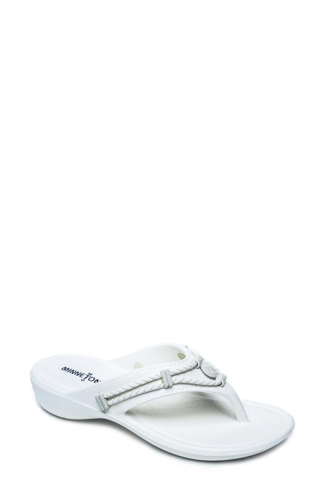 Minnetonka Silverthorne Prism Flip Flop in White Cover