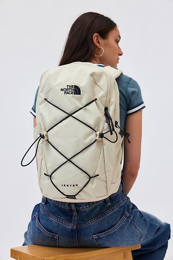 The North Face Jester Backpack in Gravel/Black Cover