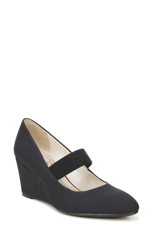 LifeStride Gio Mary Jane Wedge in Navy Cover