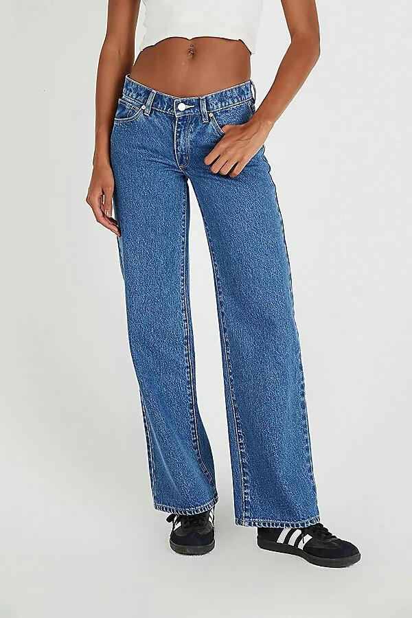 Abrand Jeans 99 Low & Wide Petite Jean in Chantell Organic Cover