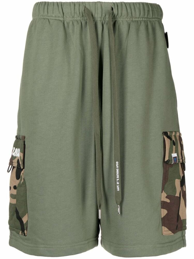 AAPE BY *A BATHING APE® Ape Head camouflage cargo shorts - Green Cover