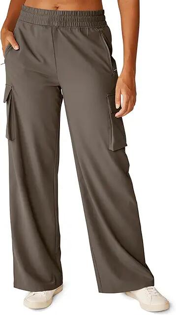 Beyond Yoga City Chic Cargo Pants (Dune) Women's Dress Pants Cover