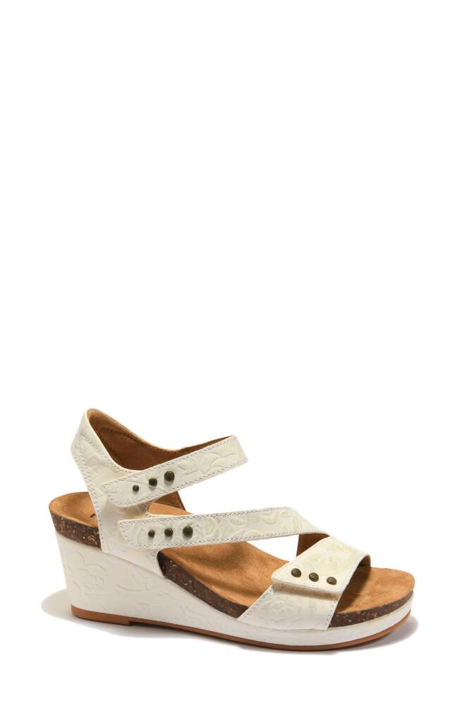 Hälsa Footwear Gisella Wedge Sandal in Ivory/Bone Cover