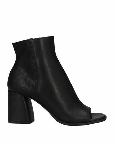 Loretta Pettinari Woman Ankle boots Black Leather Cover