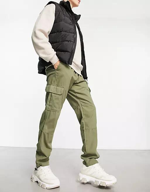 New Look cuffed cargo pants in khaki-Green Cover