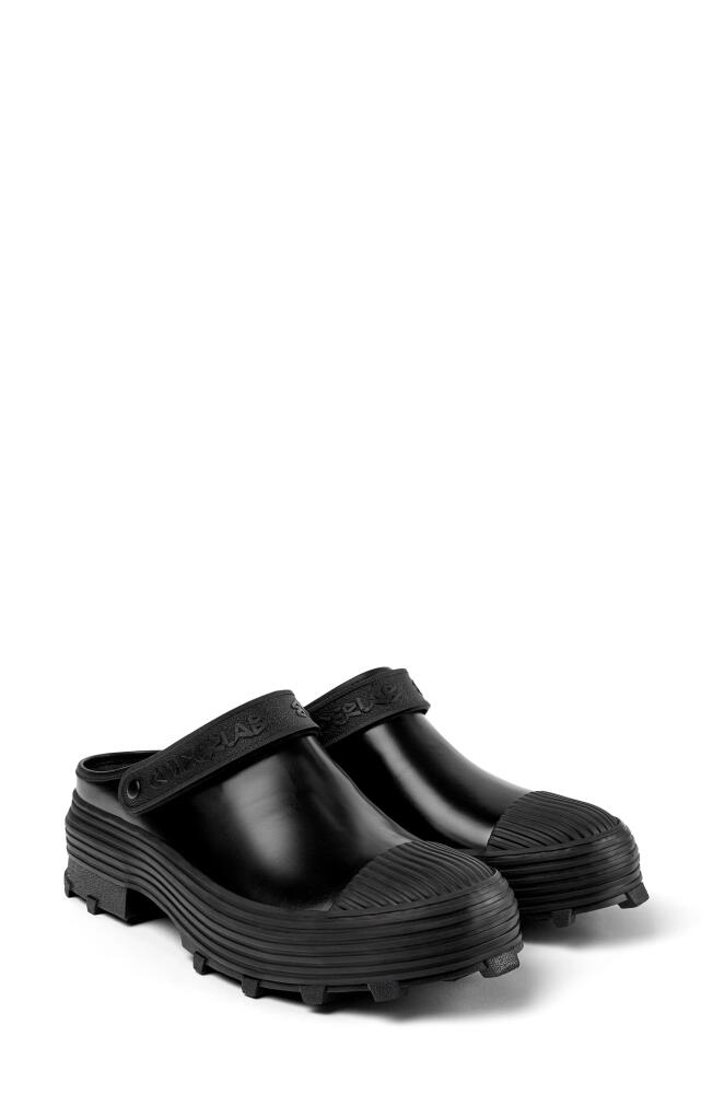 CAMPERLAB Gender Inclusive Traktori Clog in Black Cover