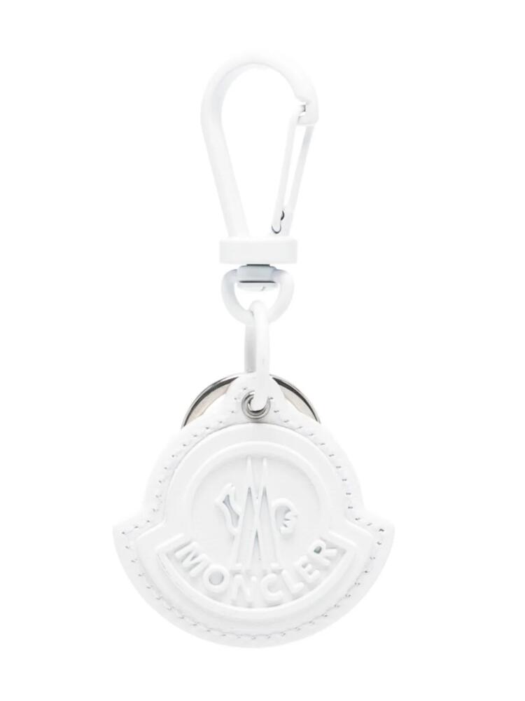 Moncler logo-embossed keyring - White Cover