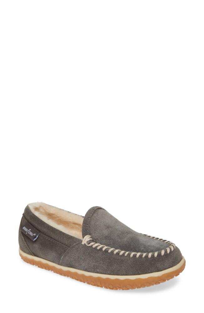 Minnetonka Tempe Slipper in Grey Suede Cover