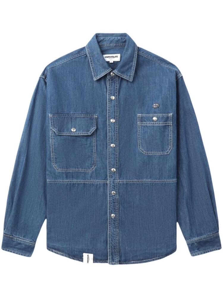 CHOCOOLATE logo-patch denim shirt - Blue Cover