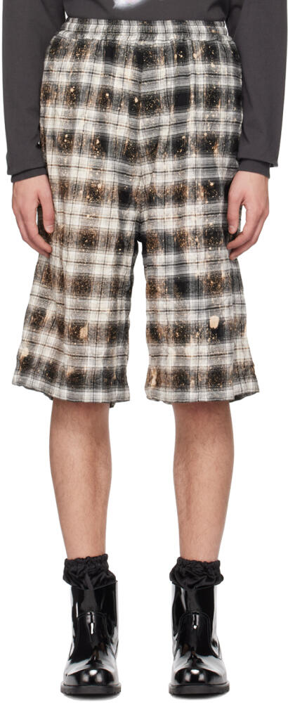 We11done Black Crinkled Check Shorts Cover