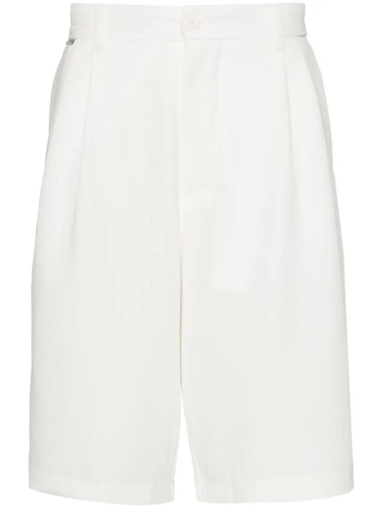 Family First tailored knee shorts - White Cover