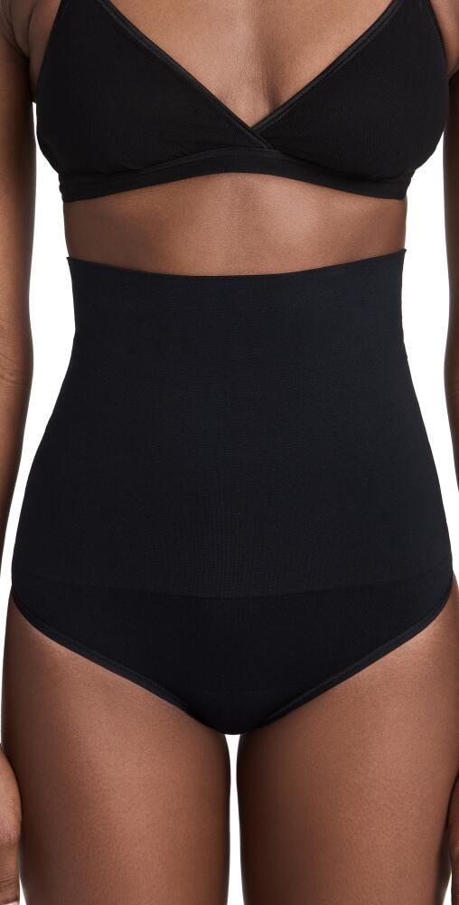 Yummie Seamless Shaping Thong Black Cover