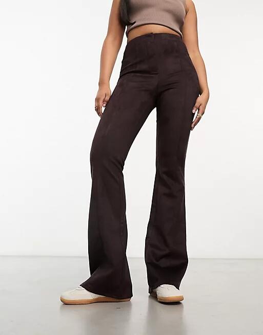 River Island suedette bootleg pants in dark brown Cover