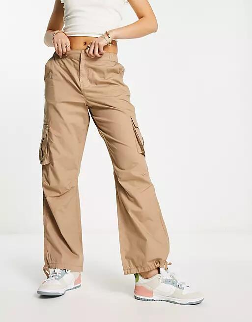 New Look straight leg parachute pants in stone-Neutral Cover