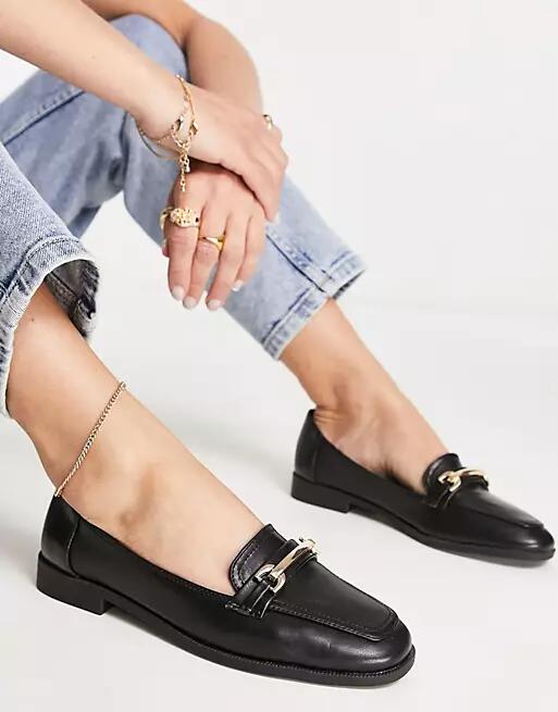 ASOS DESIGN Verity loafer flat shoes with trim in black Cover