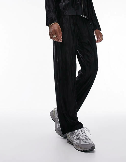 Topman jacquard plisse straight leg sweatpants in black Cover