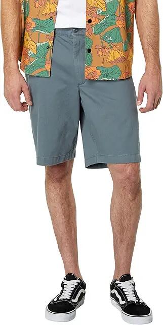 L.L.Bean Lakewashed Stretch Khaki Standard Fit Shorts (Storm Gray) Men's Shorts Cover