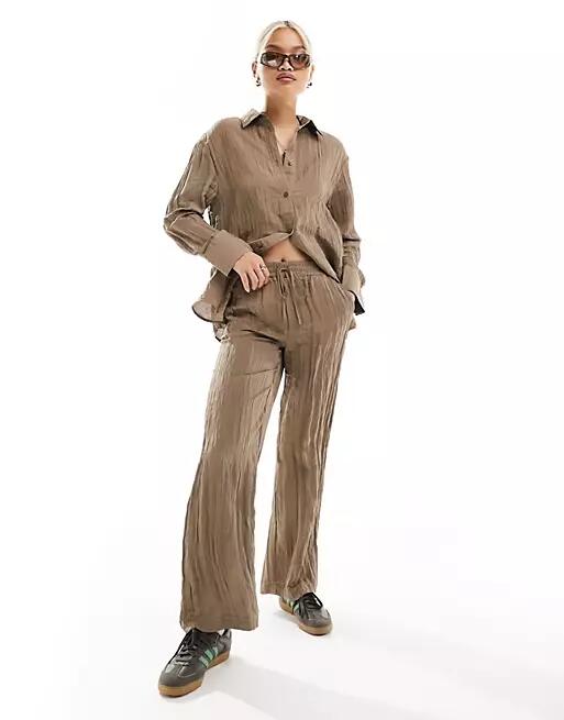 ONLY textured wide leg pants in light brown - part of a set Cover