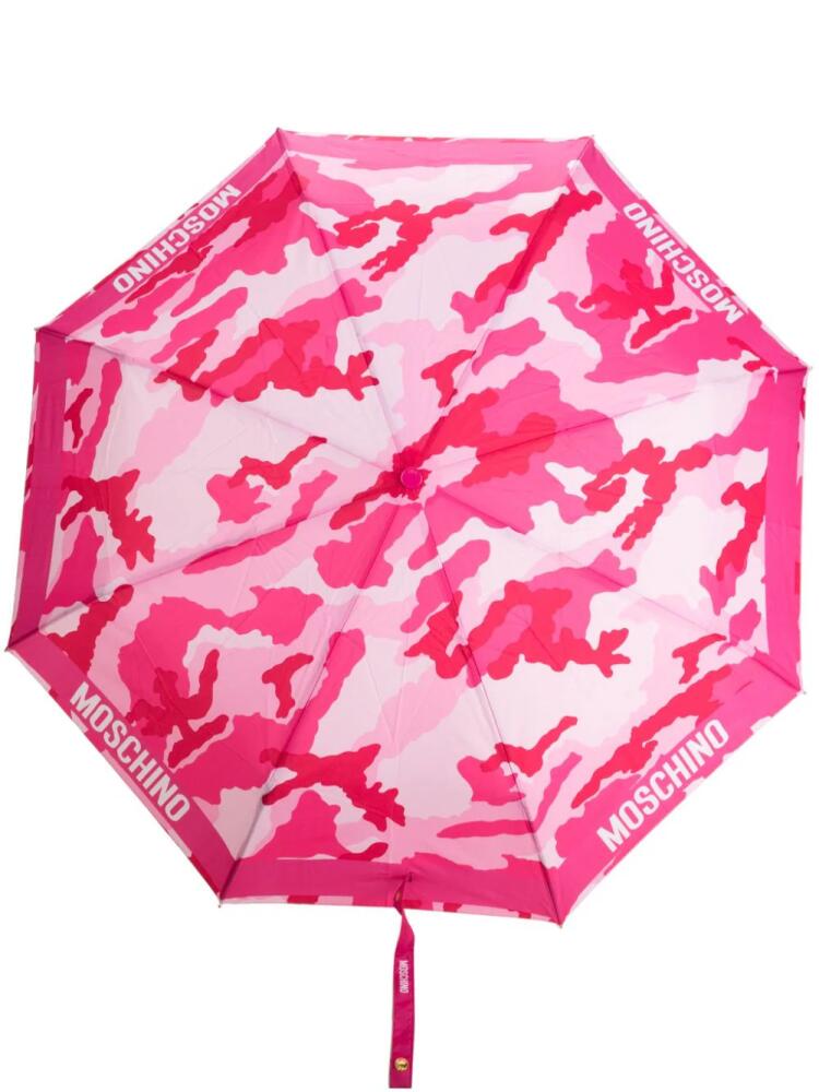 Moschino logo-print camouflage-pattern umbrella - Pink Cover