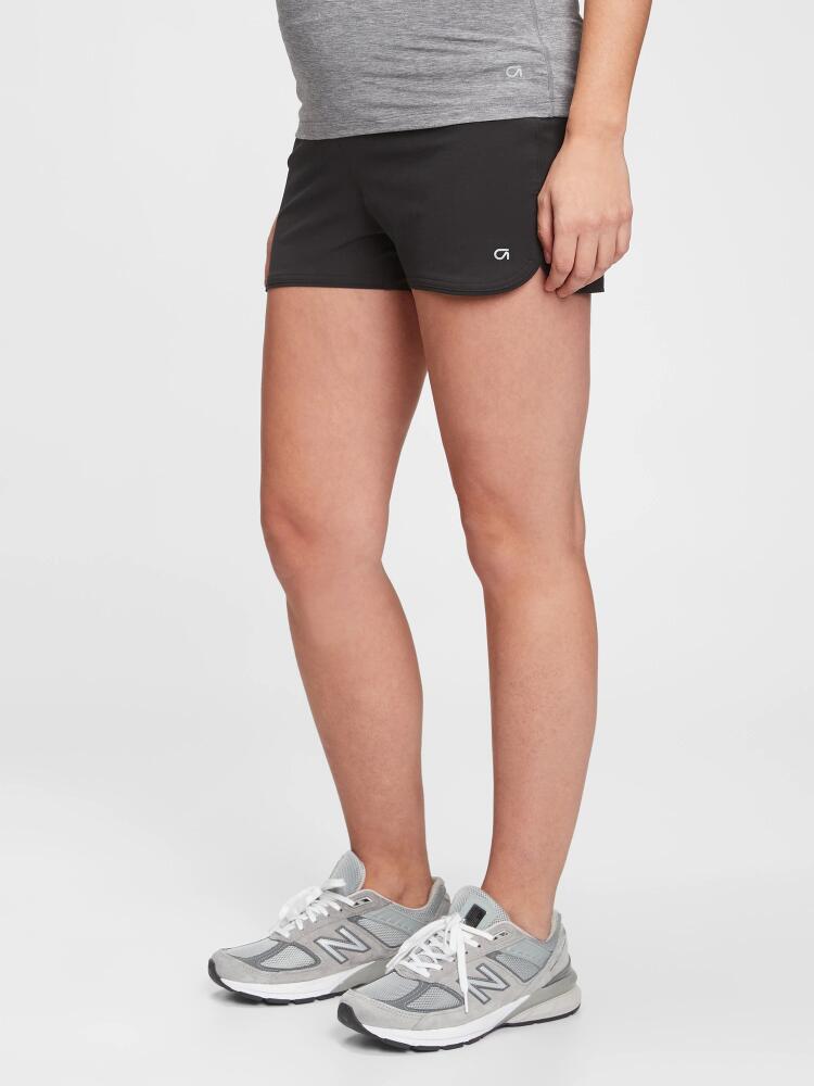 Maternity GapFit 3.5" Running Shorts Cover