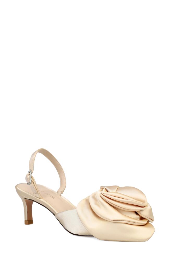 Pelle Moda Uzma Slingback Pump in Champagne Cover