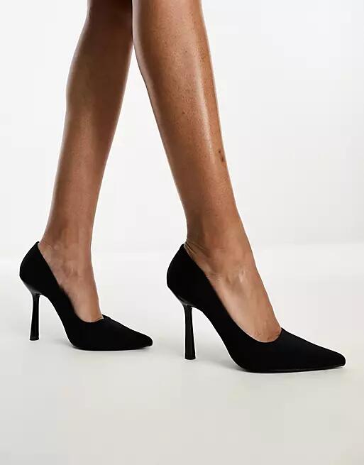 Glamorous pointed high heeled pumps in black Cover