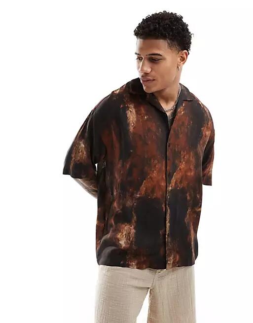 Pull & Bear rustic graphic printed shirt in brown Cover