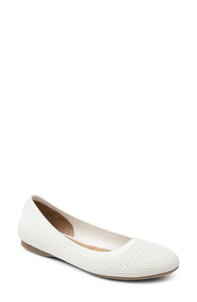 Me Too Bevin Knit Skimmer Flat in White Cover