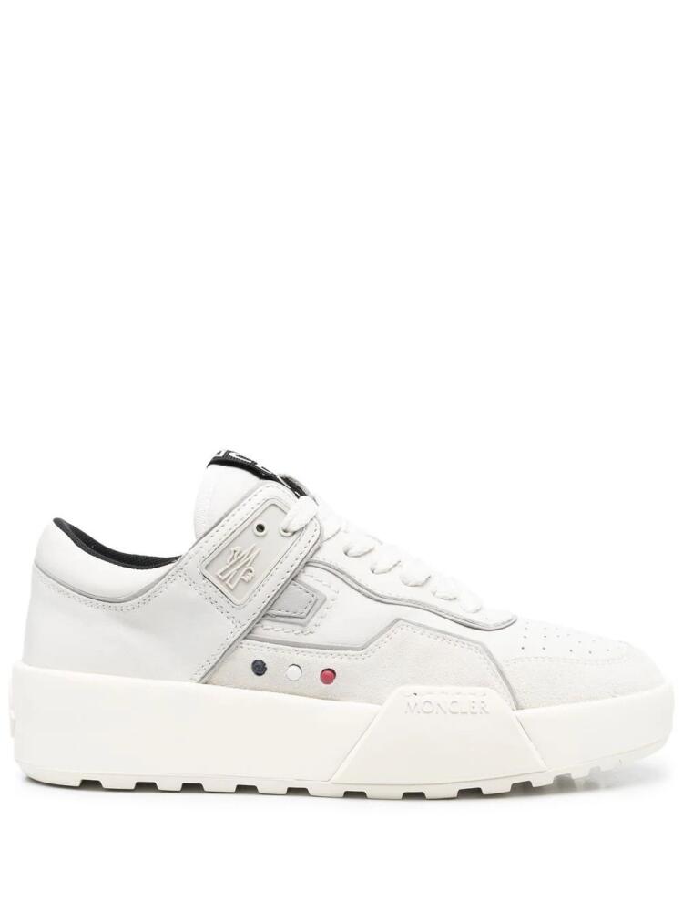 Moncler logo-patch low-top leather sneakers - White Cover