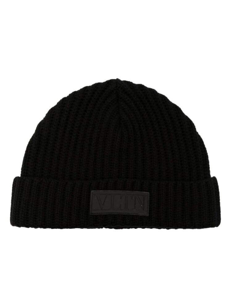 Valentino Garavani logo-patch virgin wool beanie - Black Cover