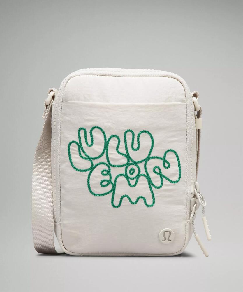 lululemon - Easy Access Crossbody Bag 1.5L - White/Bone/Cascadia Green Cover