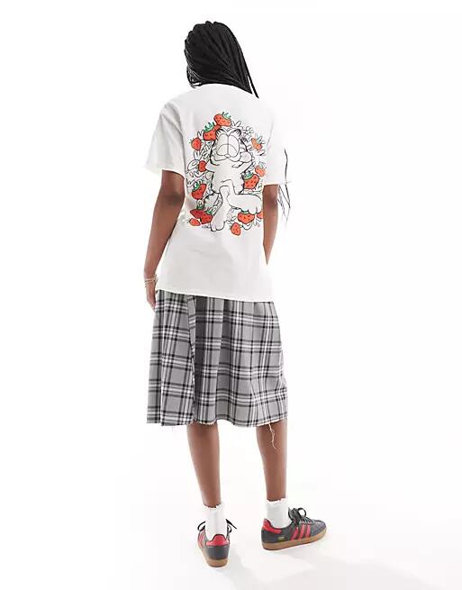 Daisy Street oversized t-shirt with Garfield strawberry graphic-White Cover