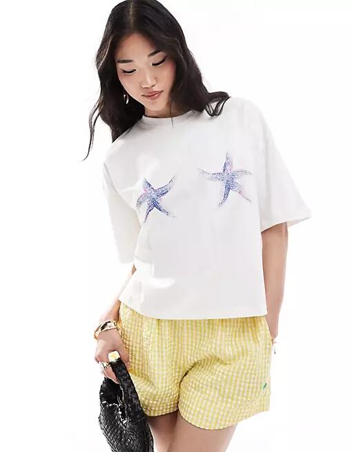 Bershka star print oversized t-shirt in white Cover