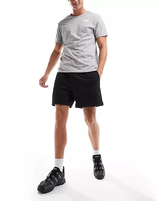 The North Face Stratus shorts in black Cover