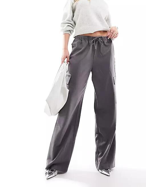 Only straight leg cargo pants in charcoal-Gray Cover