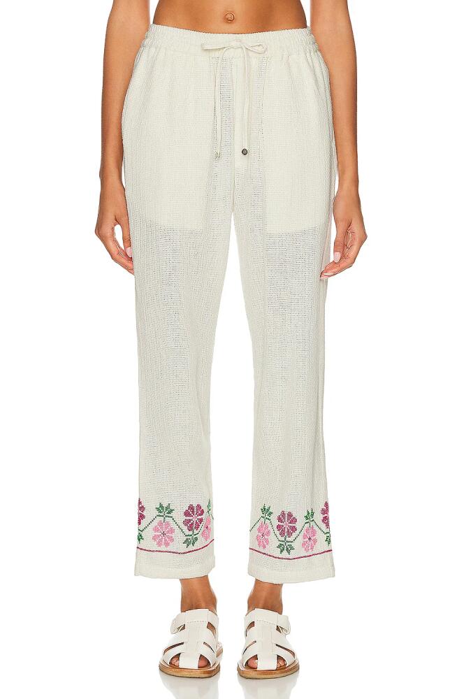 HARAGO Floral Embroidered Pants in White Cover