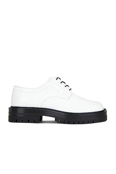 Maison Margiela Tabi Country Derby Lace-up in White Cover