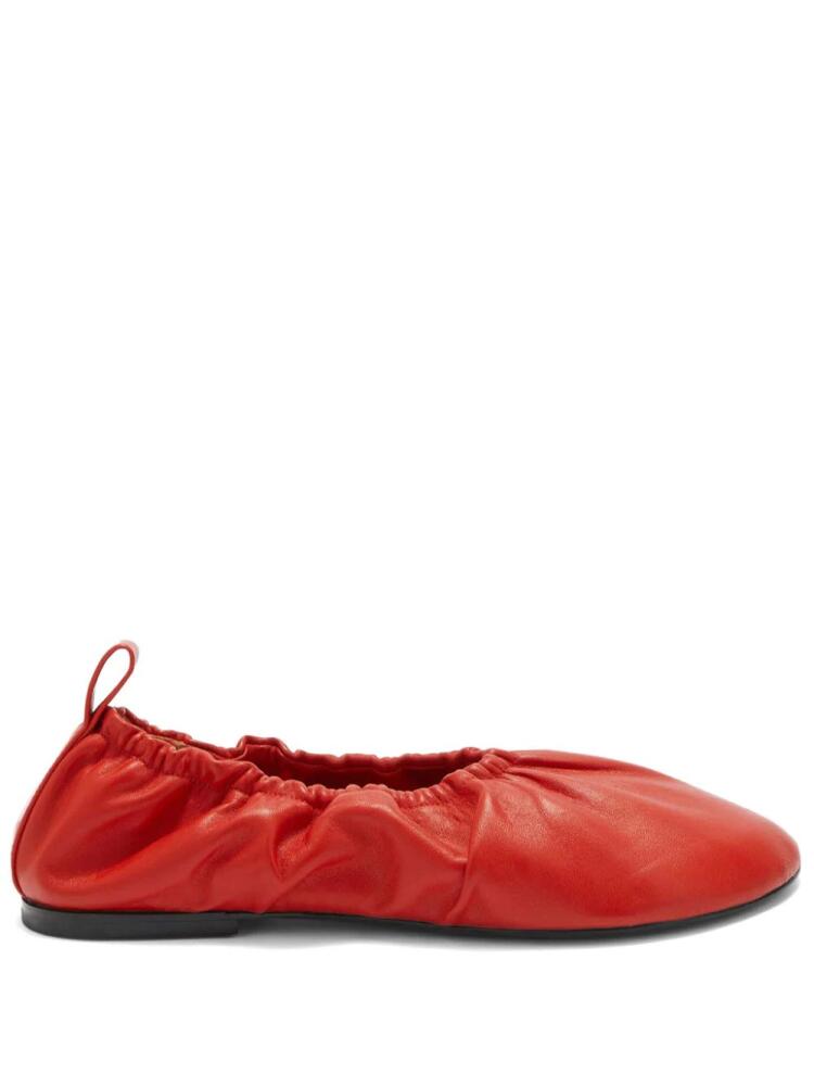 Jil Sander gathered-detail leather ballerina shoes Cover