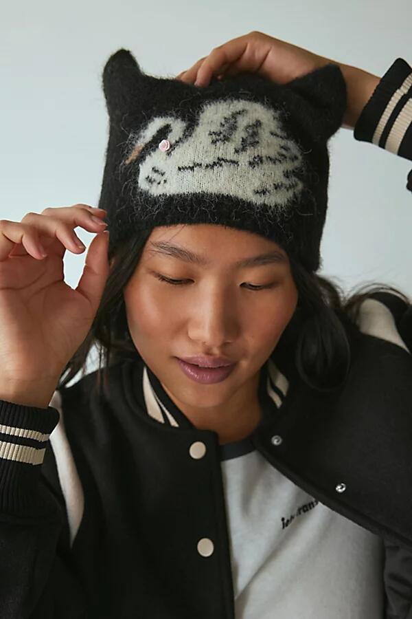 Mylo Swan Fuzzy Beanie in Black Cover