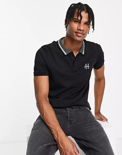 New Look homme embroidered polo shirt in black Cover