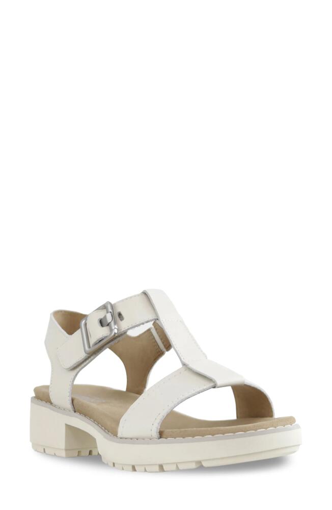 Munro Mel Sandal in Latte Cover