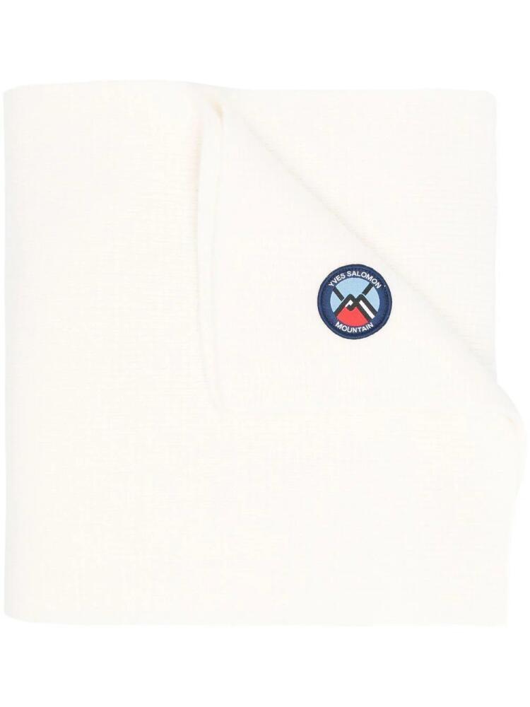 Yves Salomon knitted logo-patch scarf - Neutrals Cover