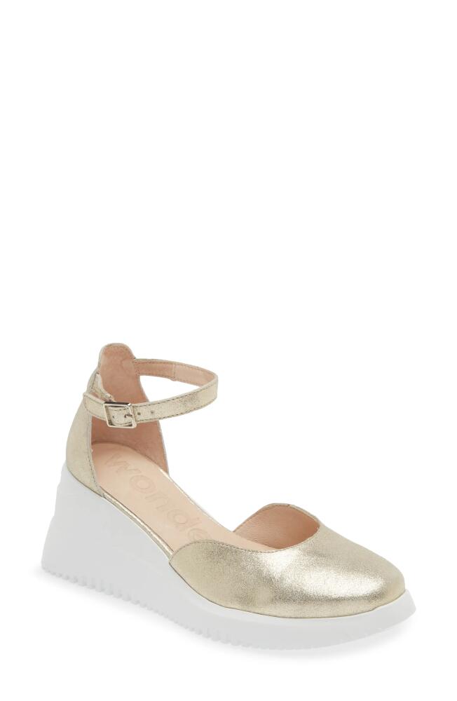 Wonders Metallic Wedge Sandal in Platino Cover