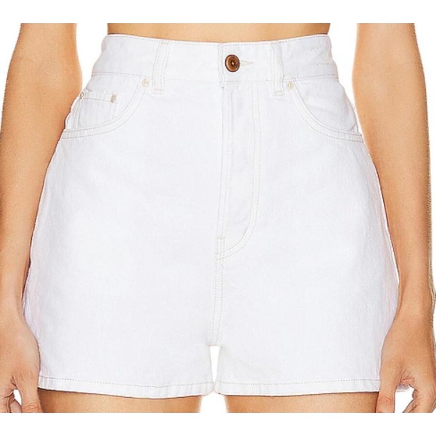 Chloe Woman Shorts Cover