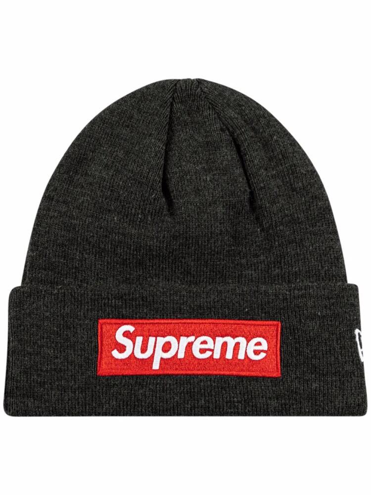 Supreme x New Era Box Logo knitted beanie - Grey Cover