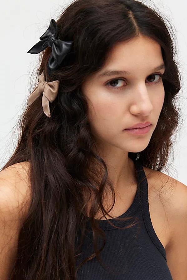 Mini Faux Leather Hair Bow Clip Set in Black Cover