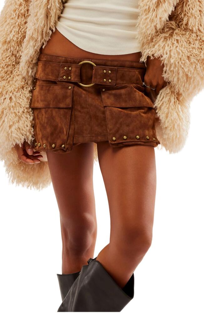 Free People Low Rise Faux Suede Micro Miniskort in Shaved Chocolate Cover