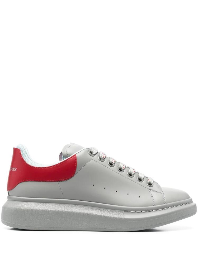 Alexander McQueen Oversized low-top sneakers - Grey Cover