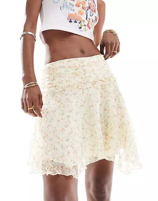 Daisy Street hanky asymmetric hem mini skirt in cream ditsy-White Cover